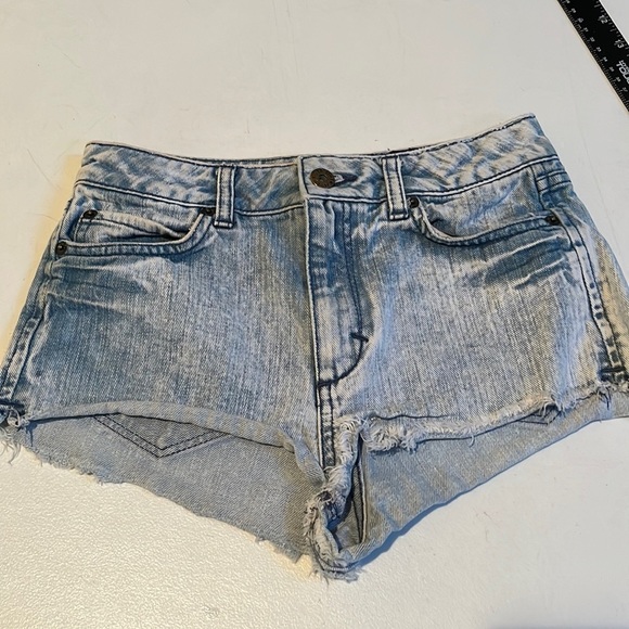 Moto  size 2 denim shorts with stretch pockets frayed hem - Picture 1 of 8